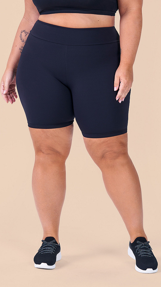 24270200 -Bermuda Feminina  Basic Plus Size Preta